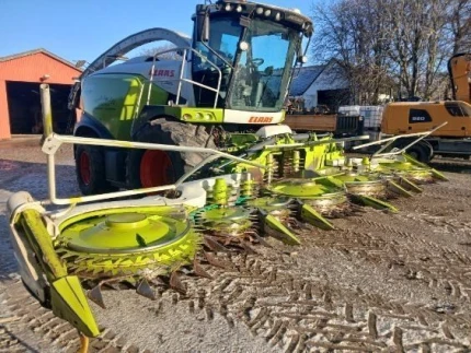 Claas ORBIS 900