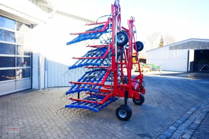 Hatzenbichler 12 M ORIGINALSTRIEGEL MIT HYDR. ZINKENVERSTELLUNG