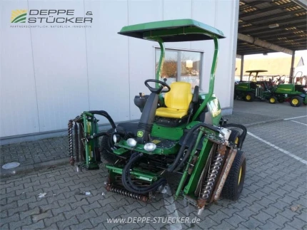 John Deere 8700