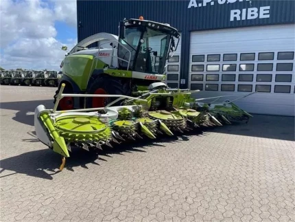 Claas ORBIS 900