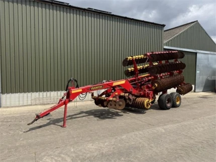 Väderstad VADERSTAD CARRIER 820 CULTIVATOR