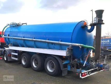 Inconnu GüLLEZUBRINGER GüLLEAUFLIEGER 26 QM