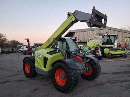 Claas SCORPION 736