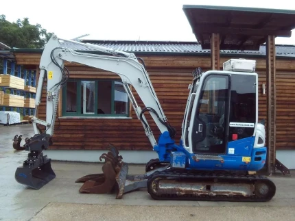 Takeuchi TB 260 ( 5.735KG ) HYDR. SW + 3 LöFFEL