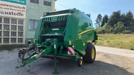 John Deere V461R