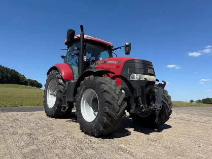 Tracteur agricole - 220CH - 4611H - 2015