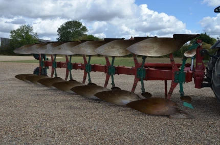 Kverneland LO100/300 PLOUGH 7 FURROWS
