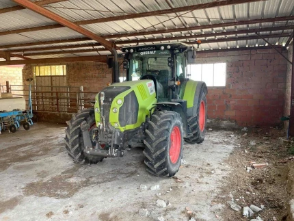 Claas ARION 620 T4I CIS
