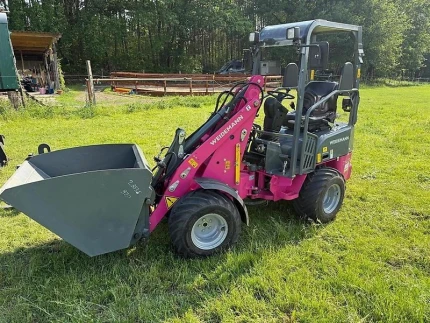 Weidemann 1140 PINK
