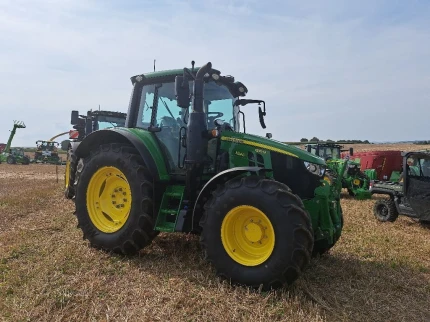 John Deere 6110M