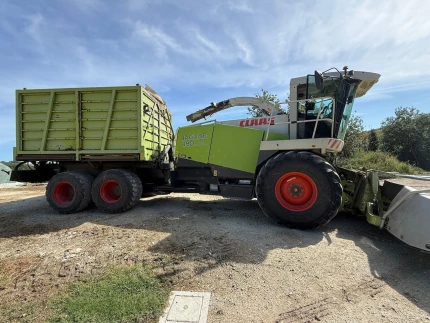 Claas JAGUAR 890 FIELD SHUTTLE