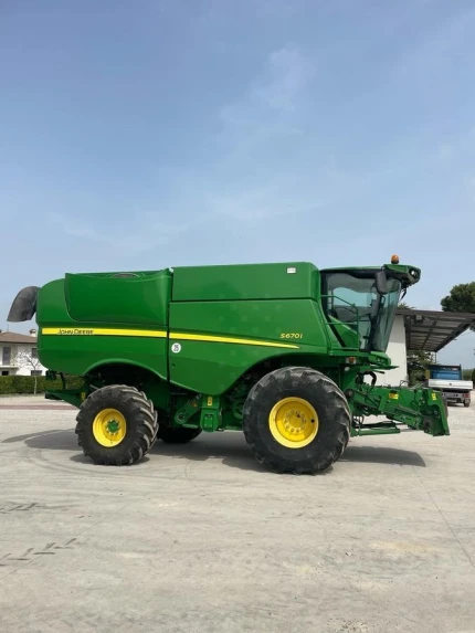John Deere MIETITREBBIA S 670I