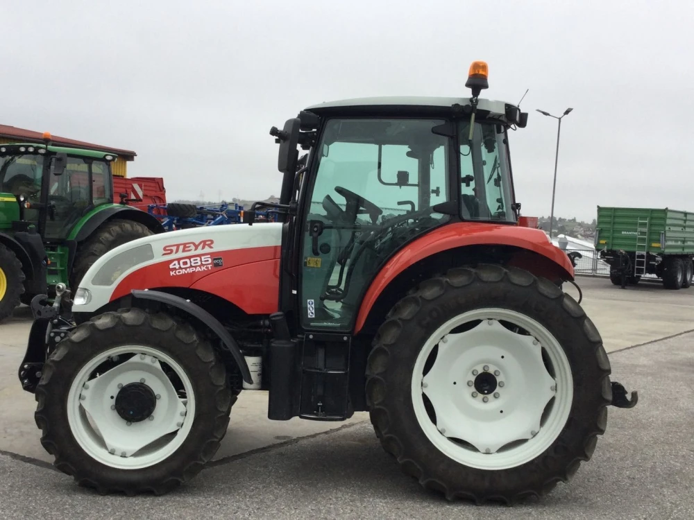 Steyr 4085 KOMPAKT d'occasion — photo 8
