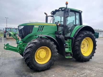 John Deere 6195M