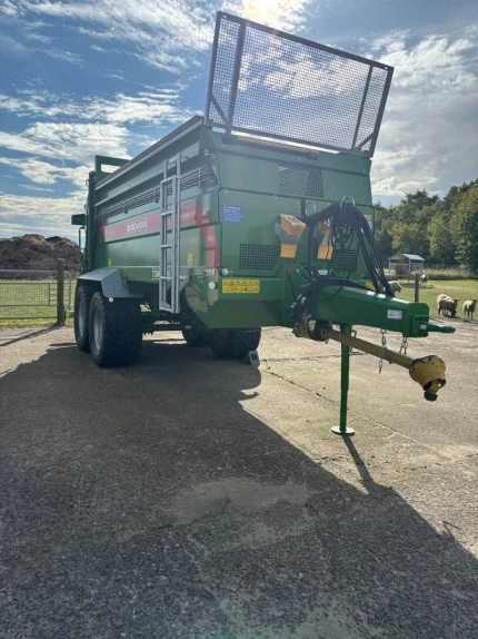 Epandeur à fumier - 2024