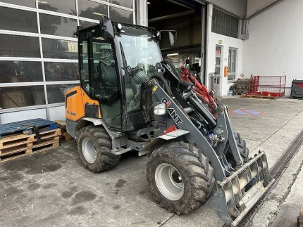 Giant 2700 HD+ MIT KABINE EURO