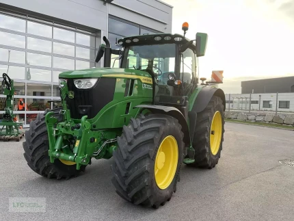 John Deere 6R 215