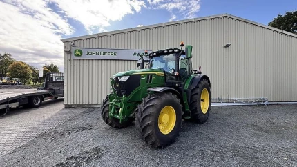 John Deere 6R215