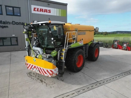 Claas XERION 4000 SADDLE TRAC