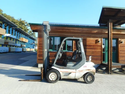 Fenwick Linde H30D-03 ( PERKINS - MOTOR ) SS + 4. KREIS