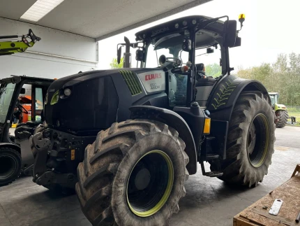 Claas AXION 810