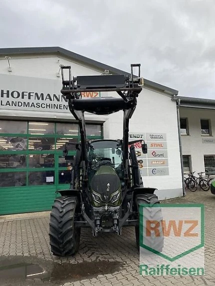 Valtra Valmet G135 V SCHLEPPER