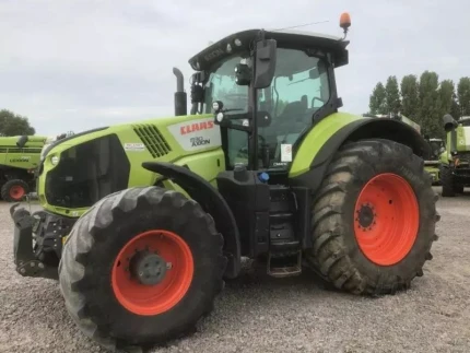 Claas AXION 830