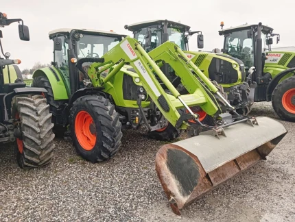 Claas ARION 460