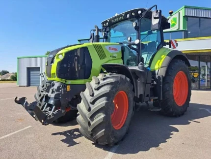 Claas AXION 810