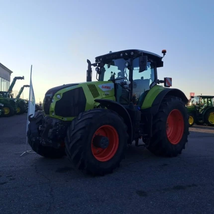 Claas AXION 830