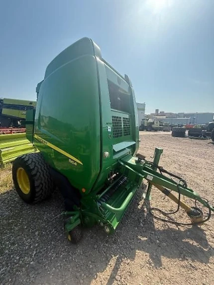John Deere 864