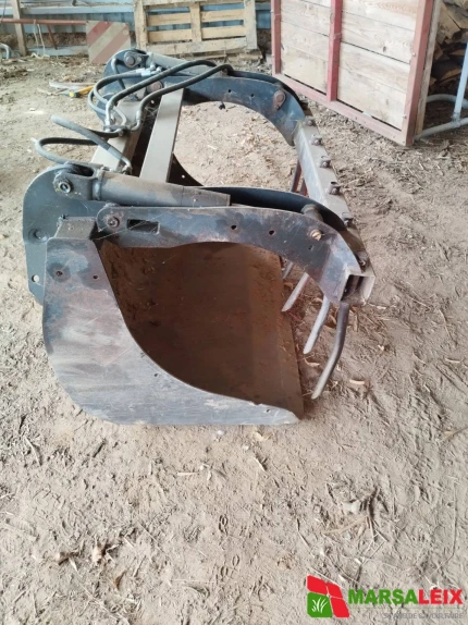 Godet multi-services - 140CM - 2015