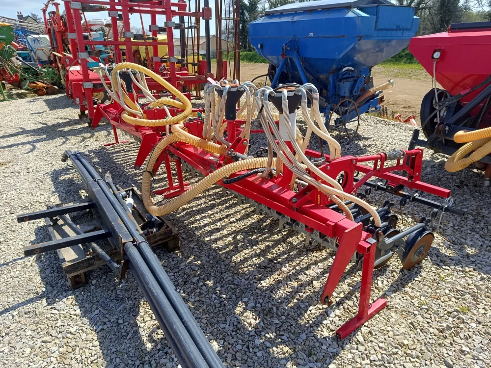 Kongskilde NS1500 + LIGNE DE SEMIS REPLIABLE 4M50 d'occasion — photo 6