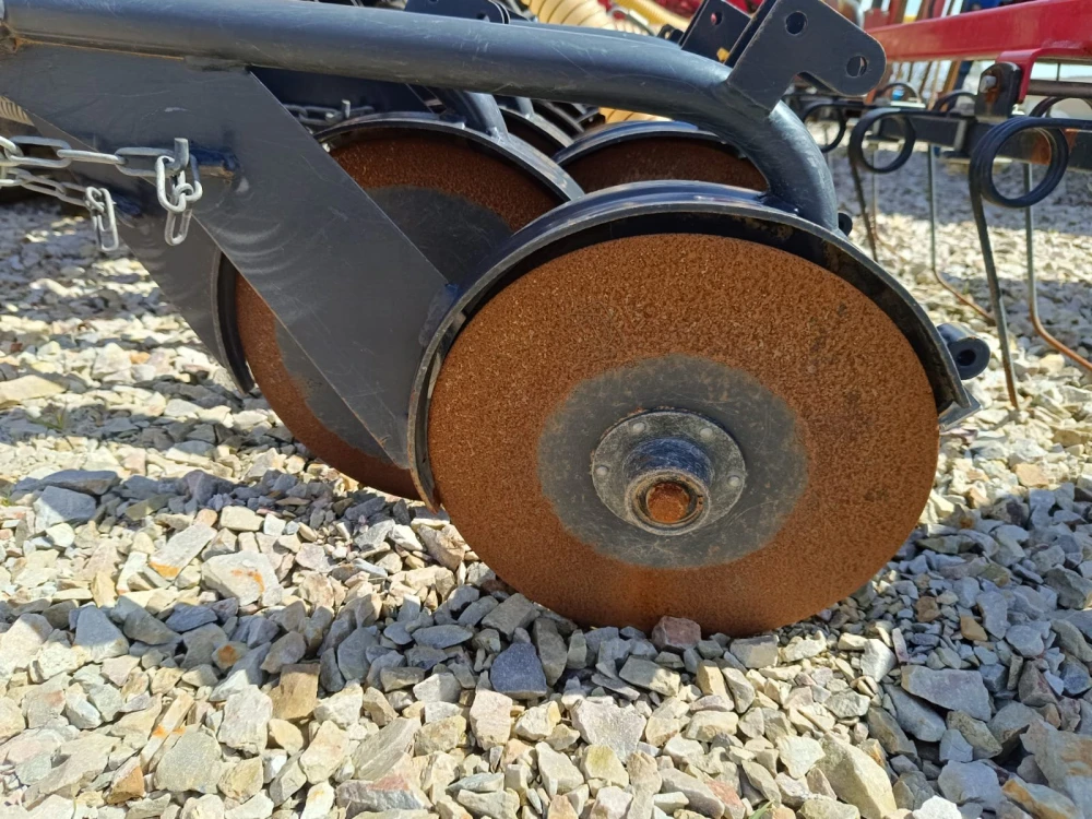 Kongskilde NS1500 + LIGNE DE SEMIS REPLIABLE 4M50 d'occasion — photo 8