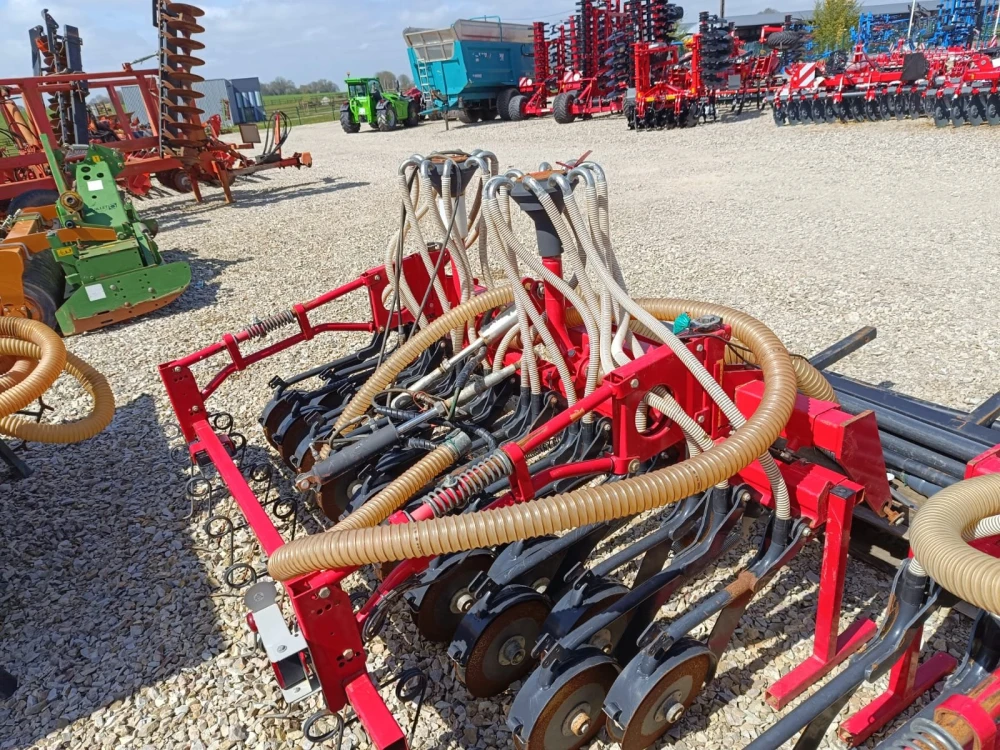 Kongskilde NS1500 + LIGNE DE SEMIS REPLIABLE 4M50 d'occasion — photo 11