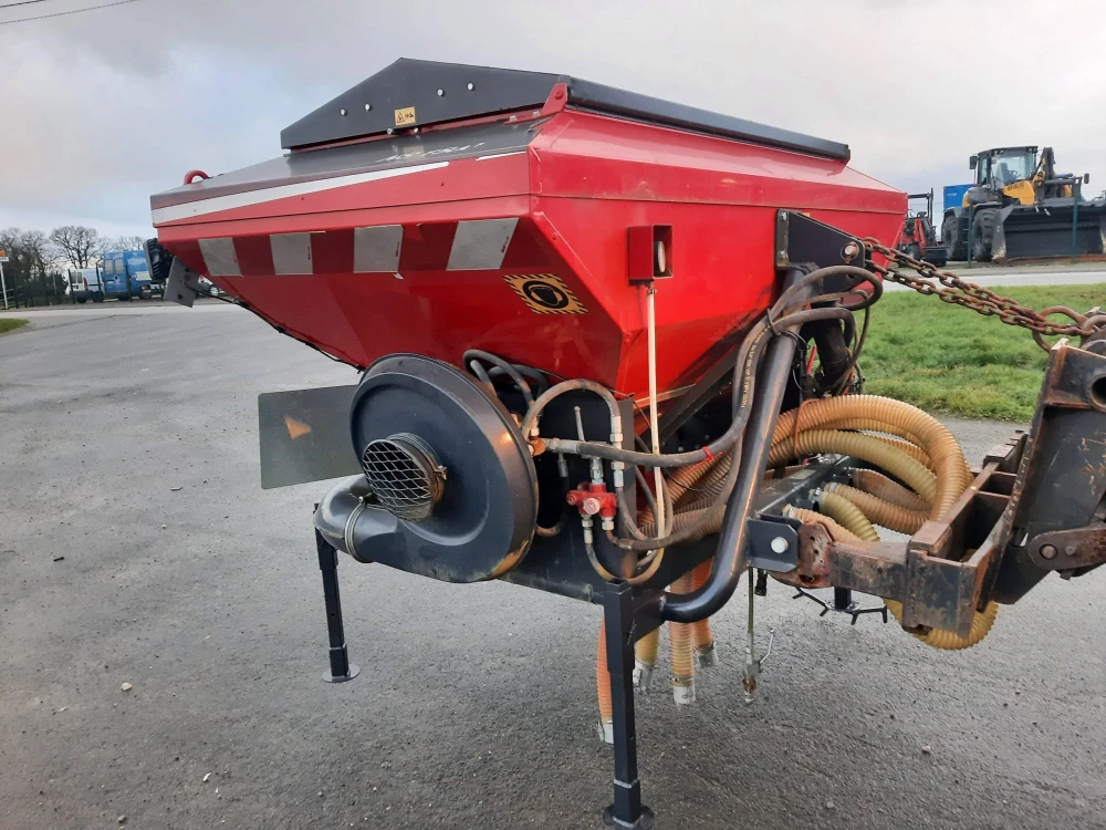 Kongskilde NS1500 + LIGNE DE SEMIS REPLIABLE 4M50 d'occasion — photo 15