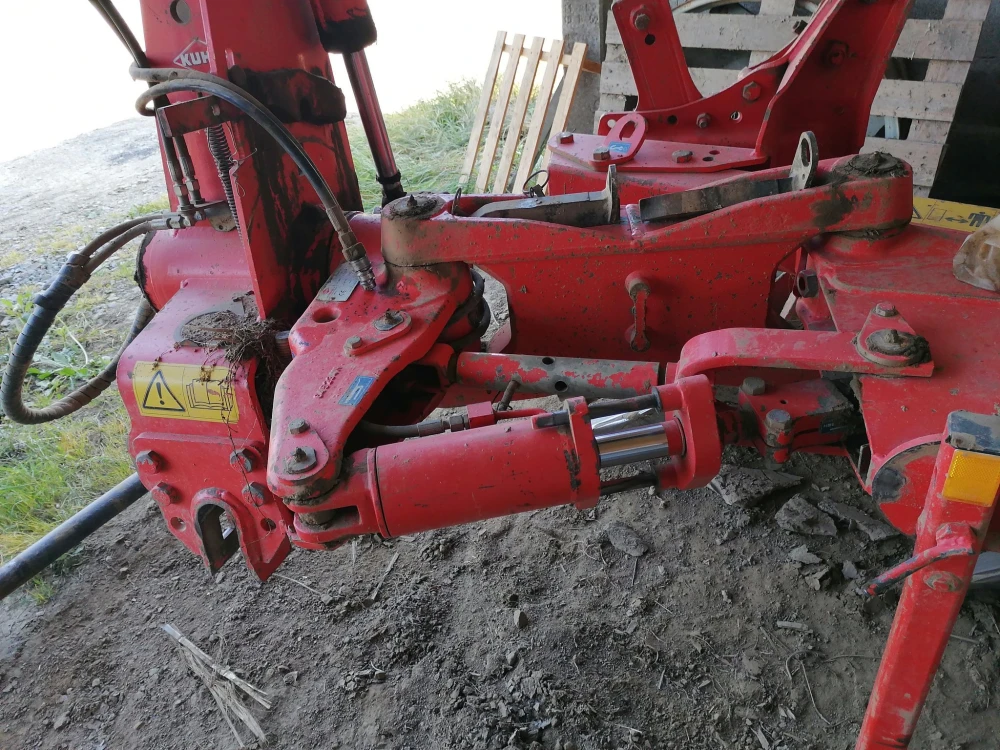 Kuhn MULTIMASTER 122 d'occasion — photo 6