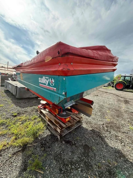 Distributeur d'engrais - 1500L - 2007