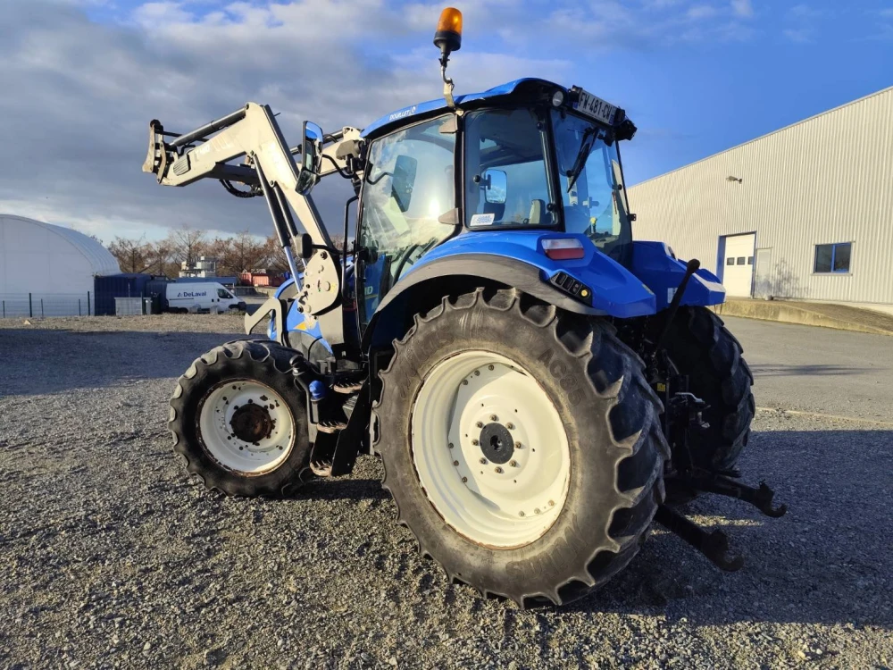 New Holland T5.100EC d'occasion — photo 4
