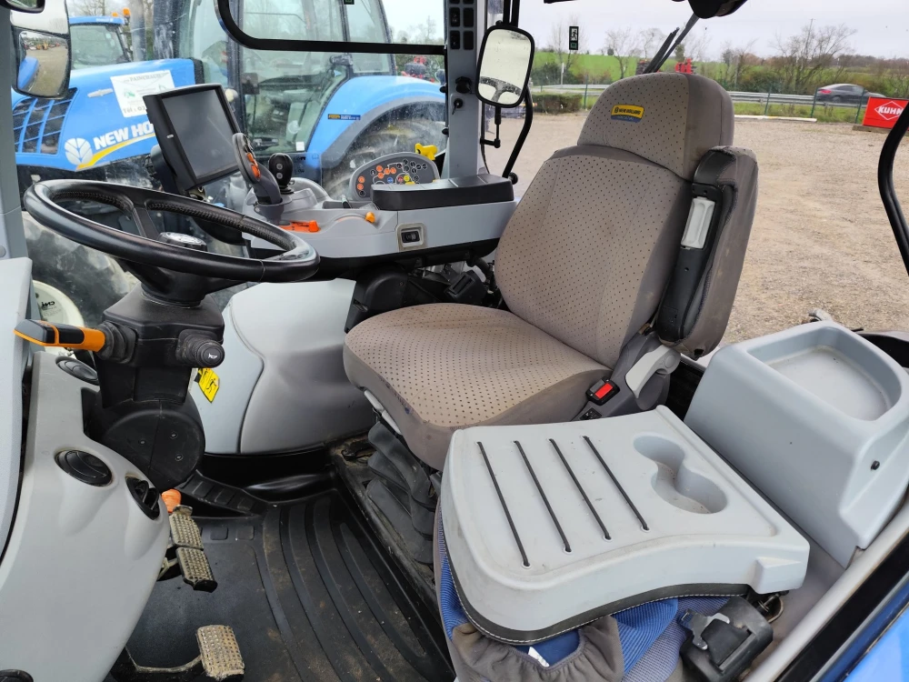 New Holland T7.210ACSWII d'occasion — photo 5