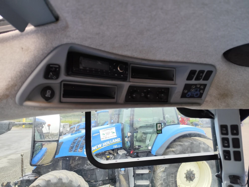 New Holland T7.210ACSWII d'occasion — photo 9