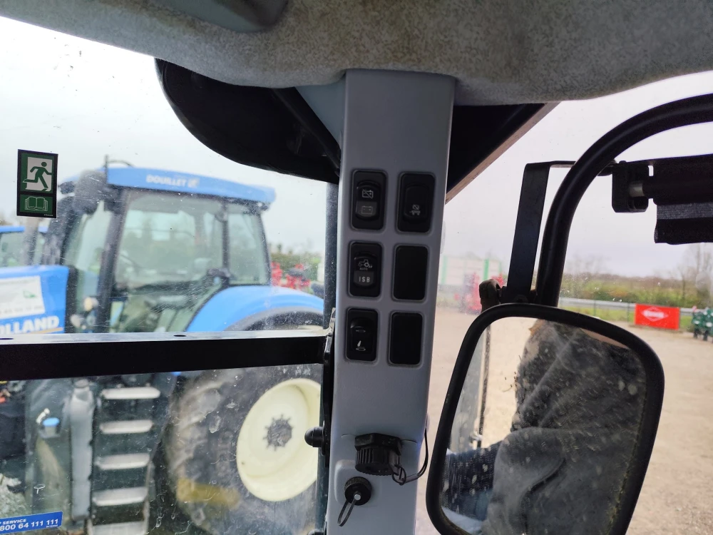 New Holland T7.210ACSWII d'occasion — photo 10