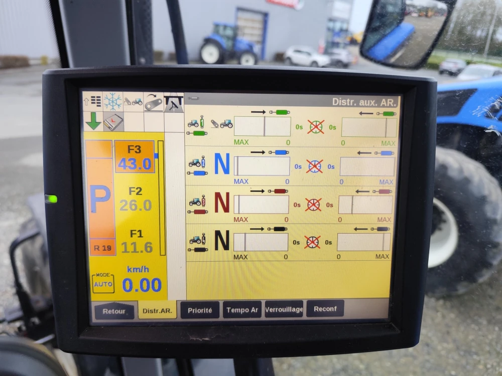 New Holland T7.210ACSWII d'occasion — photo 11