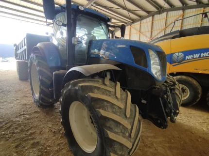 Tracteur agricole - 230 CH - 4662H - 2014