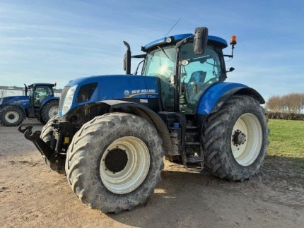 New Holland T7.235