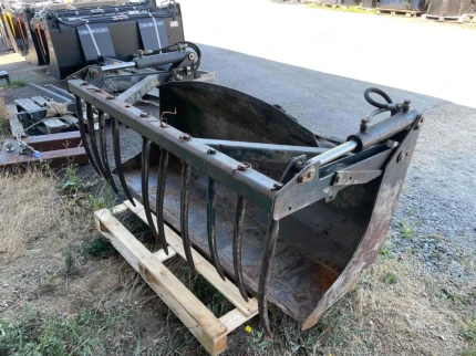 Godet multi-services - 170CM - 2003