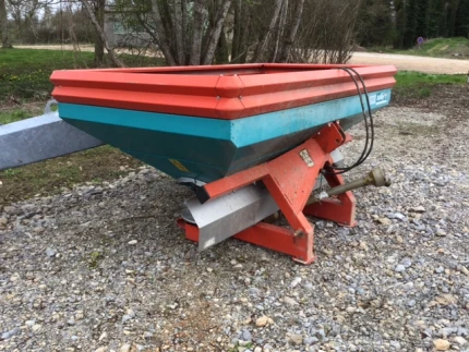 Distributeur d'engrais - 18M - 1500L - Double disque - 2000