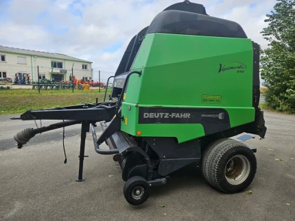 Presse à balles rondes - 30000bottes - 12800H - 2009