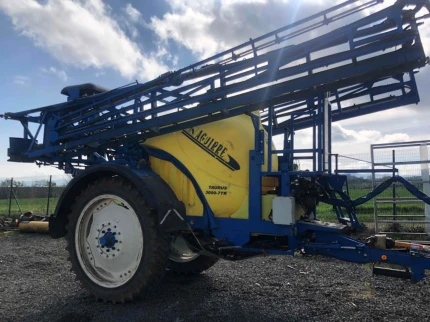 Pulvérisateur traîné - 3000L - 4208H - 2013,2014