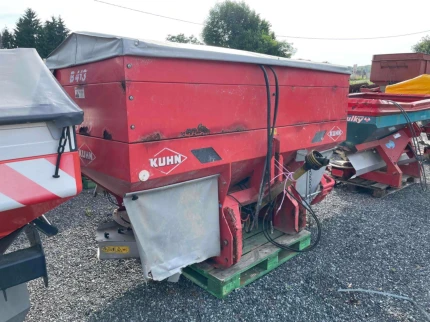 Distributeur d'engrais - 2000L - 2400CM - 2003